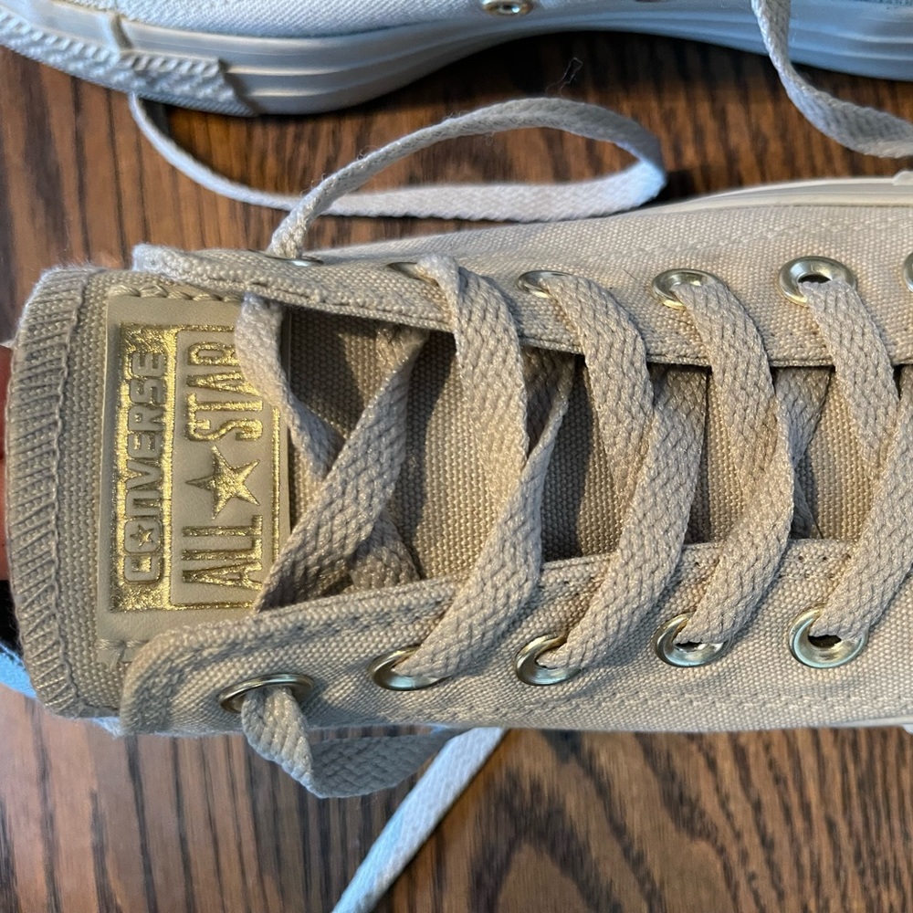 Converse *never worn* - Picture 6 of 9